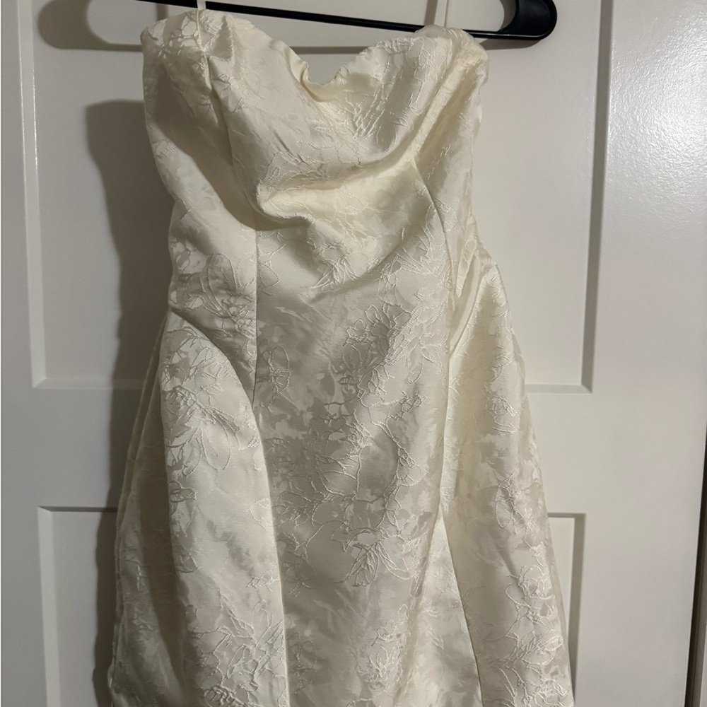 Elegant Cream Strapless Dress